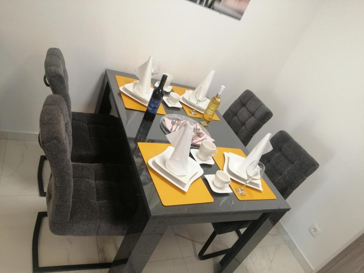 Luxury Apartment Queen Salona Kültér fotó